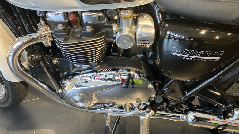 Triumph Bonneville T120 Diamond